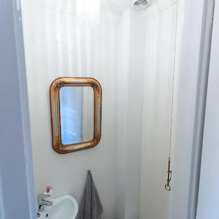 Welcome To My Διαμέρισμα *